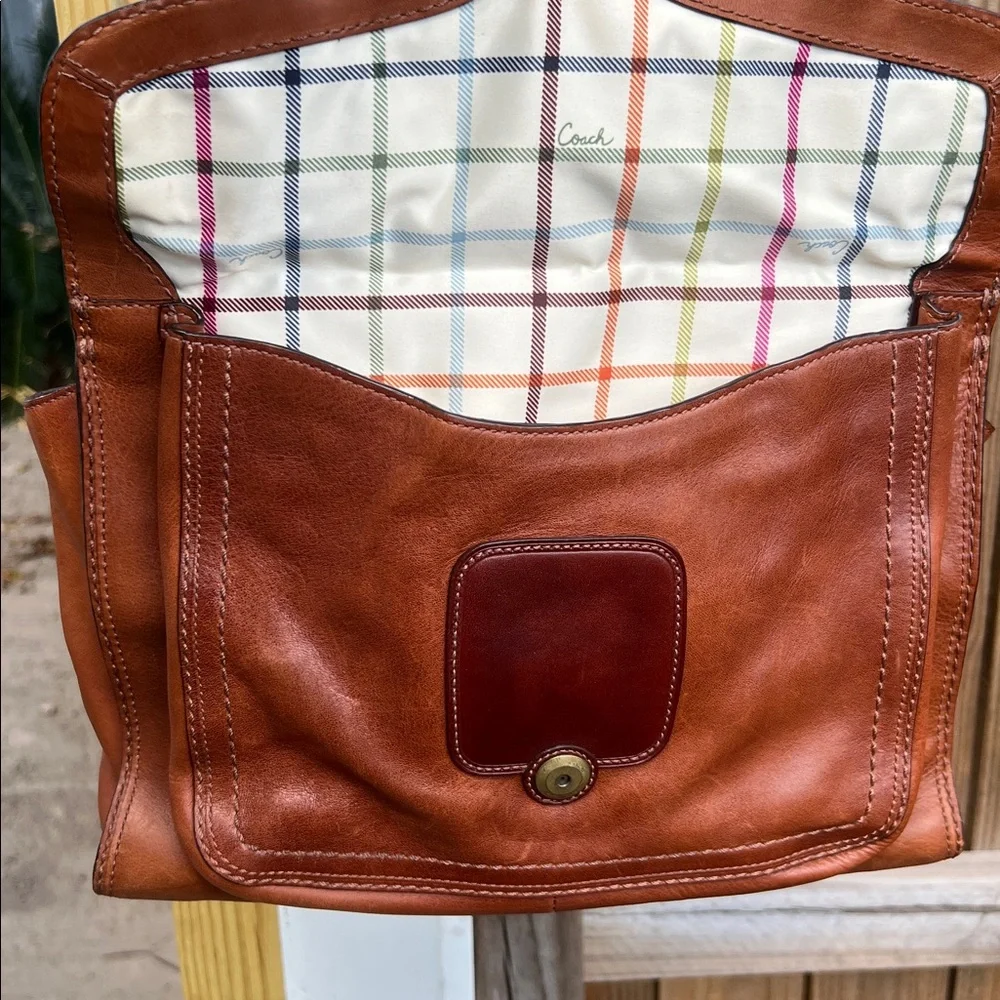 Coach - Picture 4 of 11